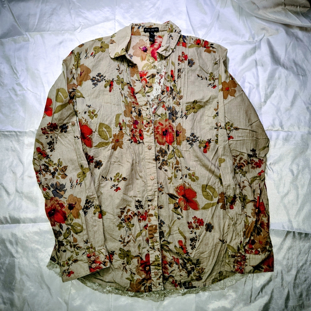 FANG Vintage Floral Button Down Shirt with Lace Trim - Size M